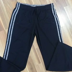 🎈 St. John's Bay Athletic Pants